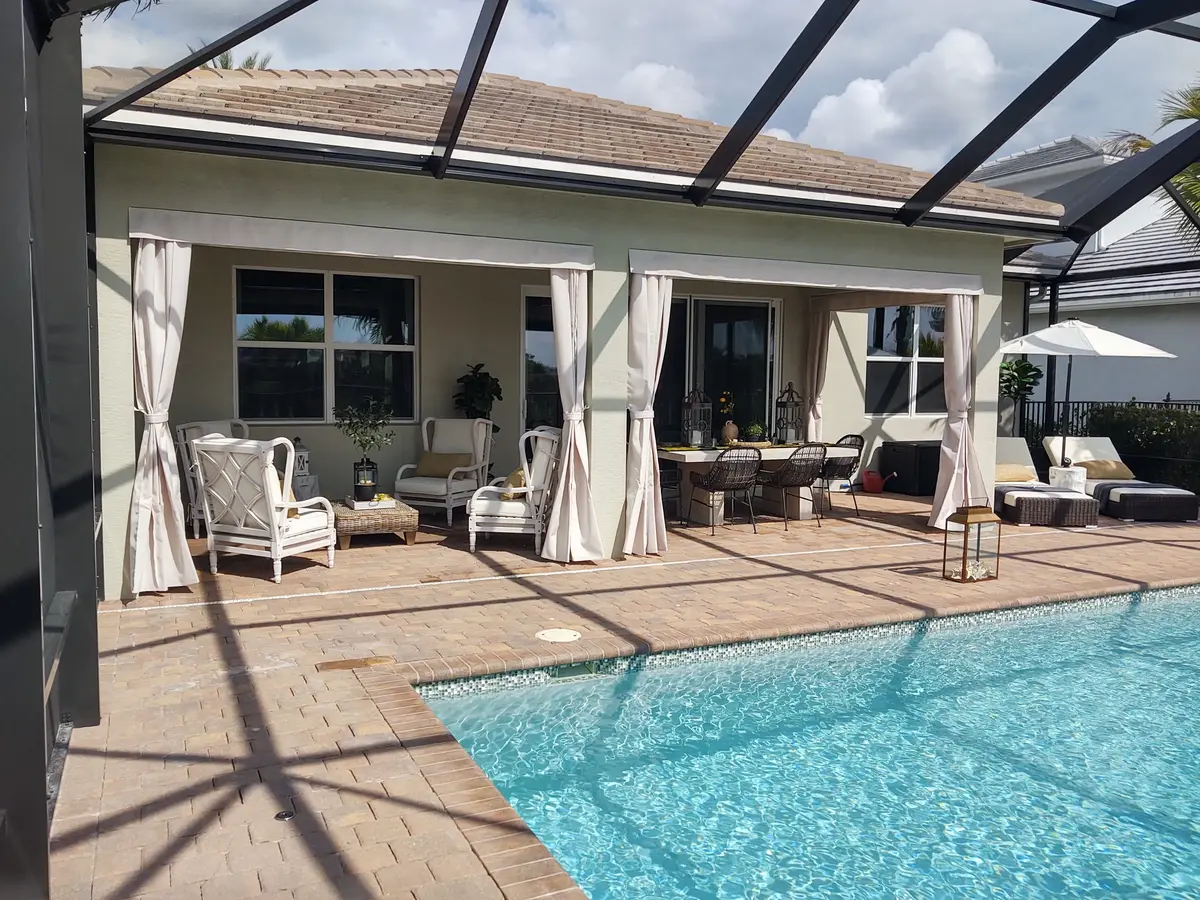 Full enclosure privacy curtains in Florida lanai with pool