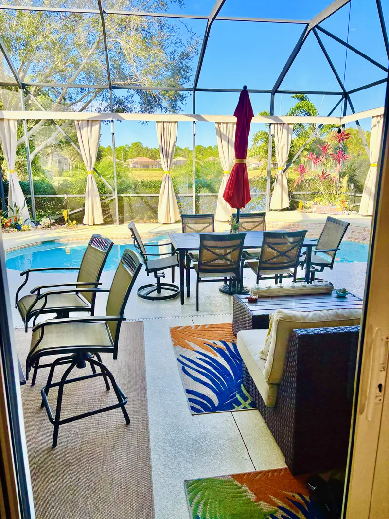 Privacy curtains installation in Port St. Lucie lanai